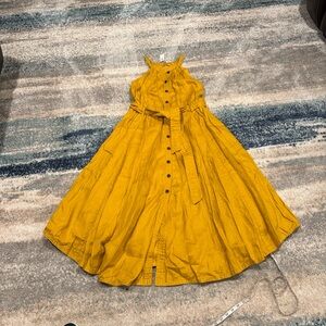 Banana Republic Golden Buttoned Dress. NWT sold out 100% linen